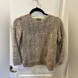 J. McLaughlin 100% cashmere sweater